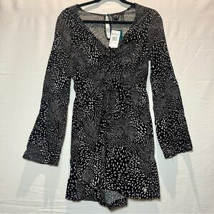 NWT Roxy Long Sleeve Flowy Mini Dress - Black and White Pattern